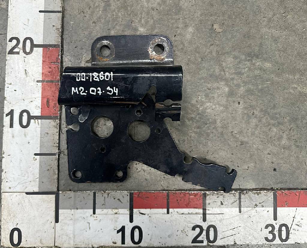 Кронштейн проводки б/у