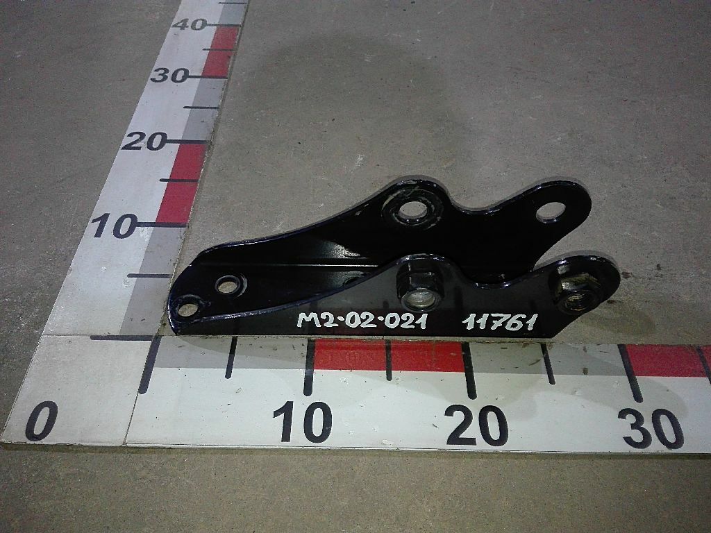 Кронштейн цилиндра подъема кабины б/у