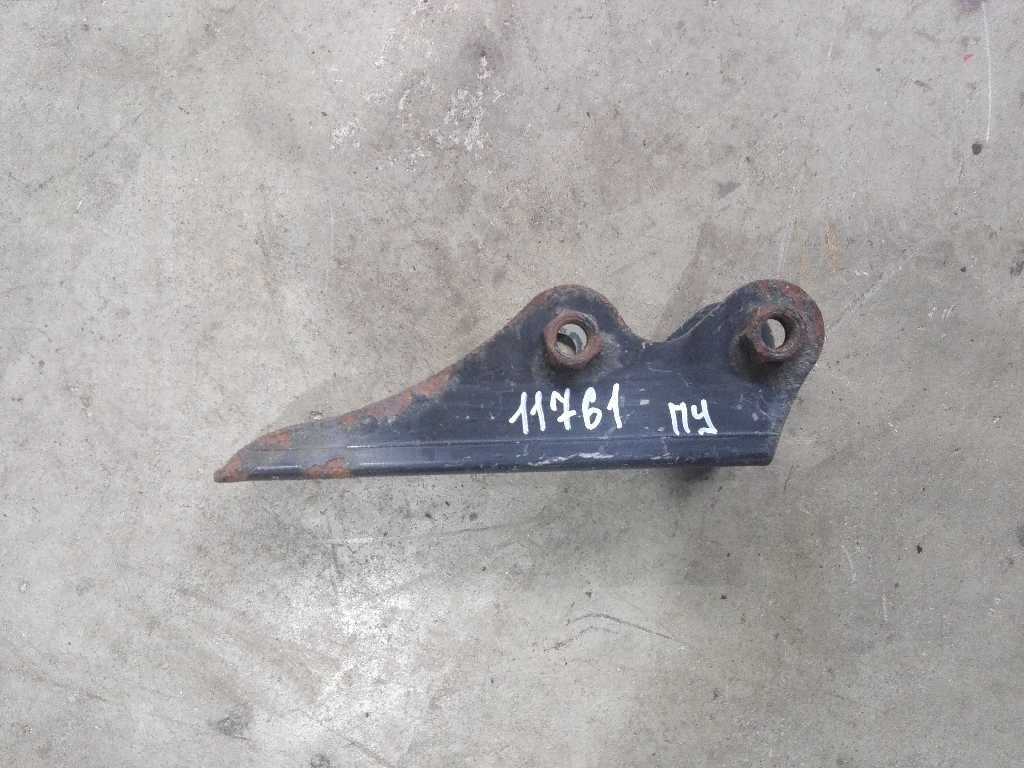 Кронштейн цилиндра подъема кабины б/у