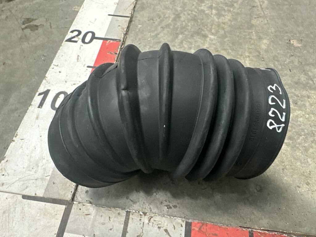 Патрубок корпуса автономного отопителя б/у