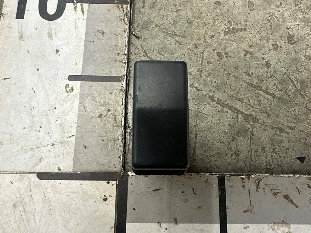 Заглушка клавиши б/у