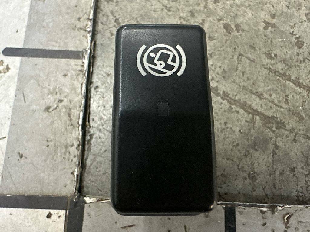 Клавиша помощи при трогании на подъеме б/у