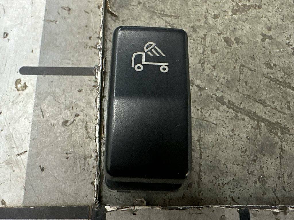 Клавиша фонаря за кабиной б/у