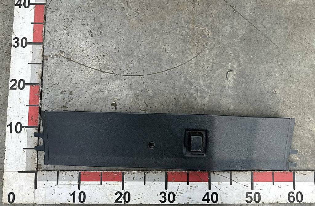 Накладка салона левая б/у