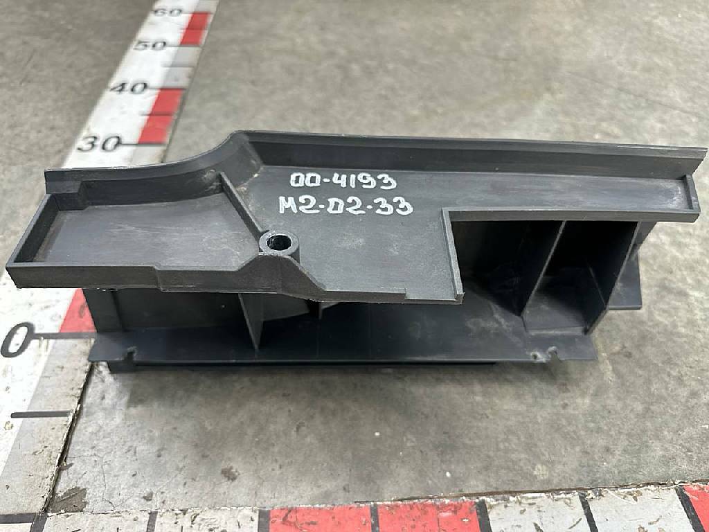 Накладка салона правая б/у