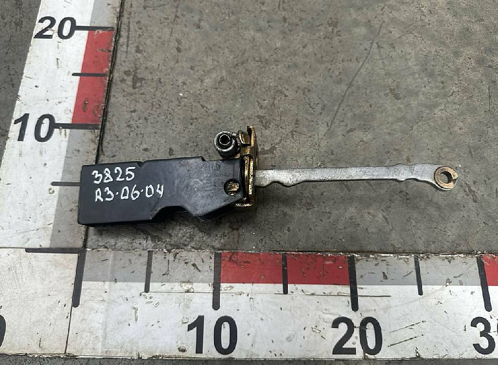 Ограничитель двери б/у