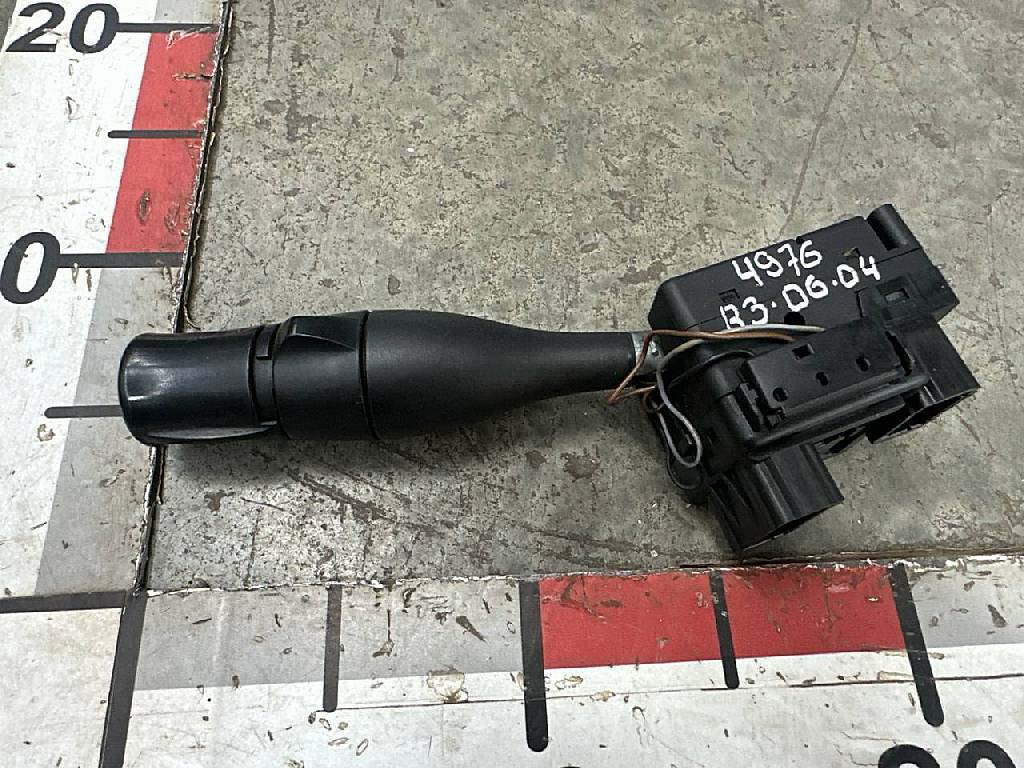 Переключатель поворотов подрулевой б/у