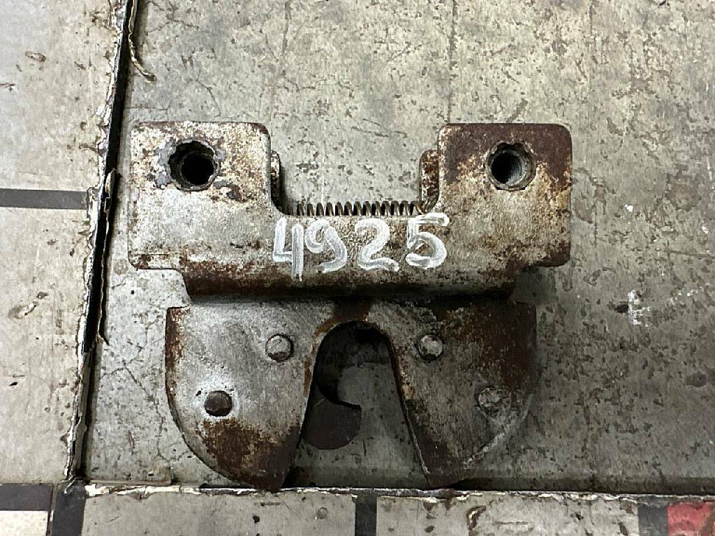 Замок капота б/у