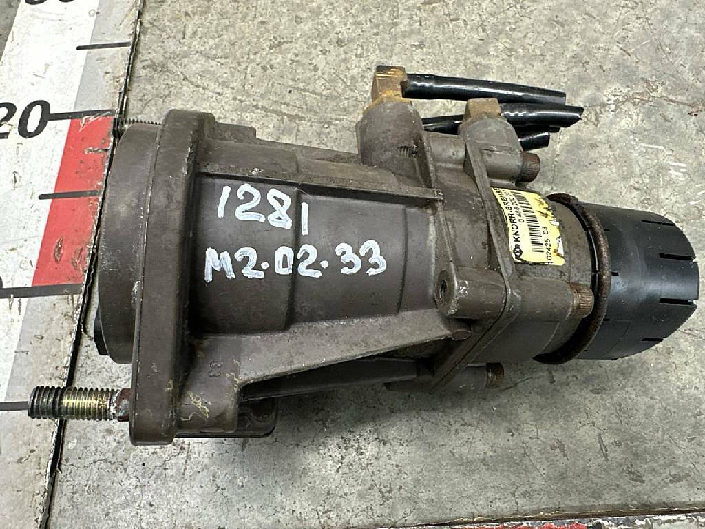 Кран главный тормозной б/у