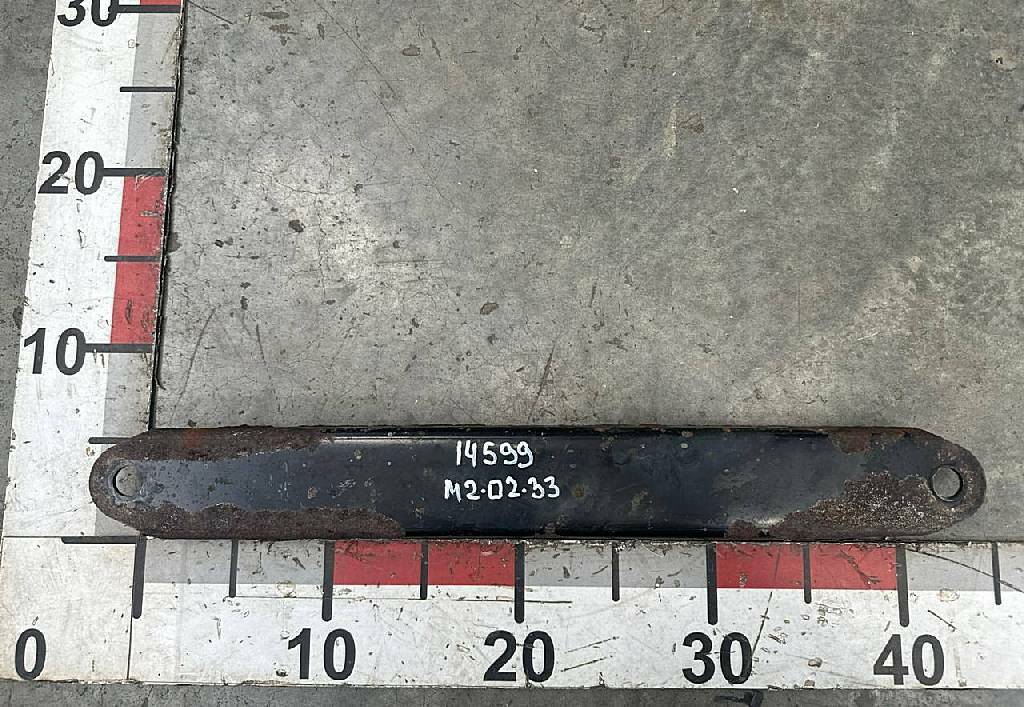 Кронштейн ответной части замка кабины б/у