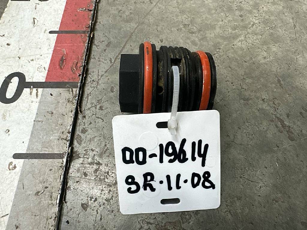 Крышка расширительного бачка б/у