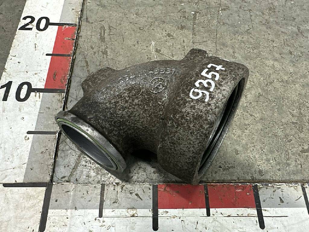 Патрубок интеркулера D2066 б/у