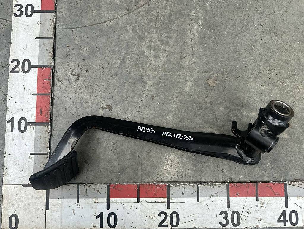 Педаль тормоза б/у