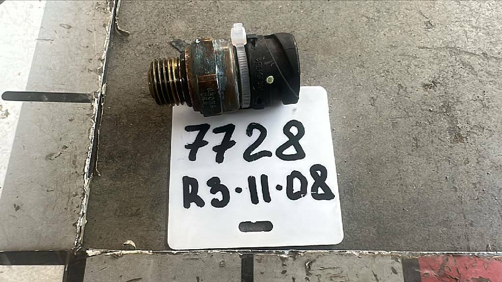 Датчик давления выпускных газов D12D б/у