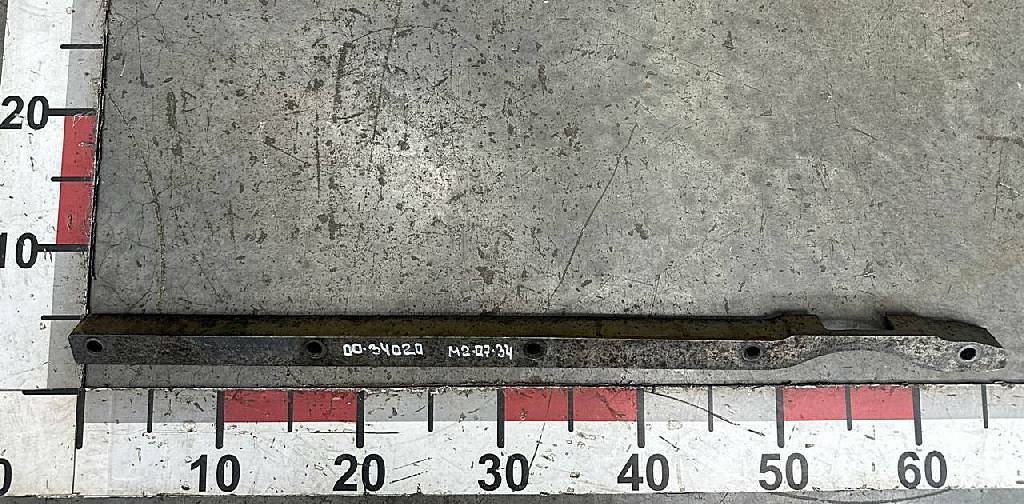 Крепление масляного поддона D2066 б/у