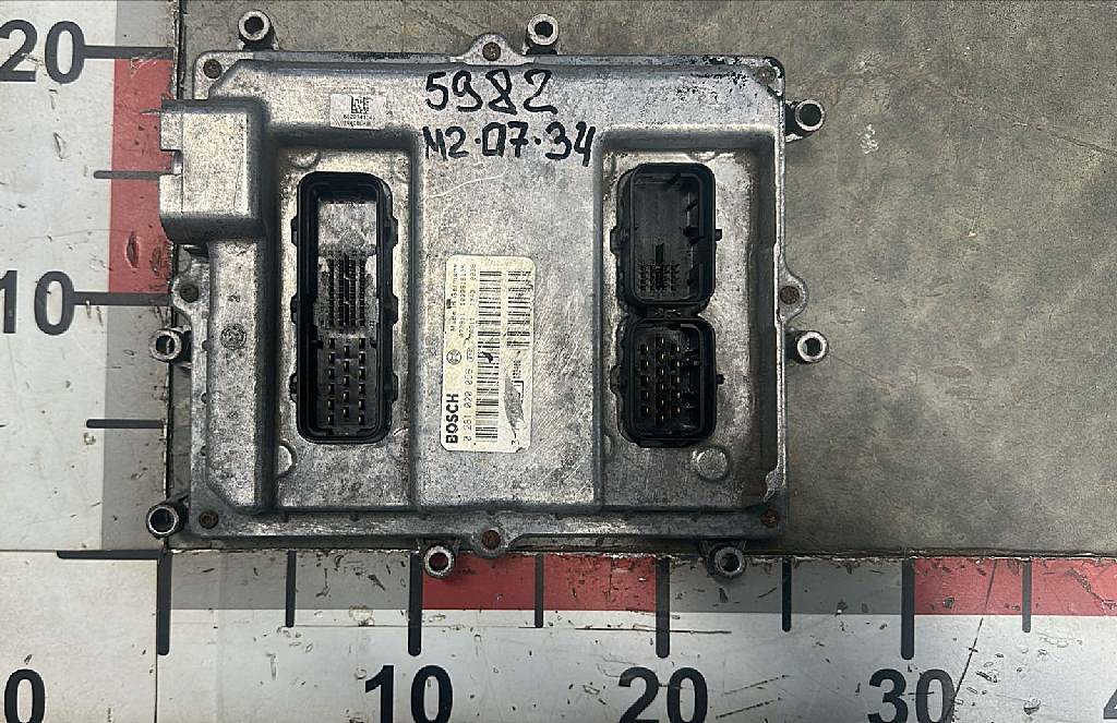 Блок управления двигателем D2066 б/у