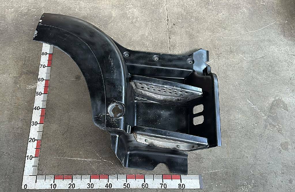 Корпус ступеней правый б/у