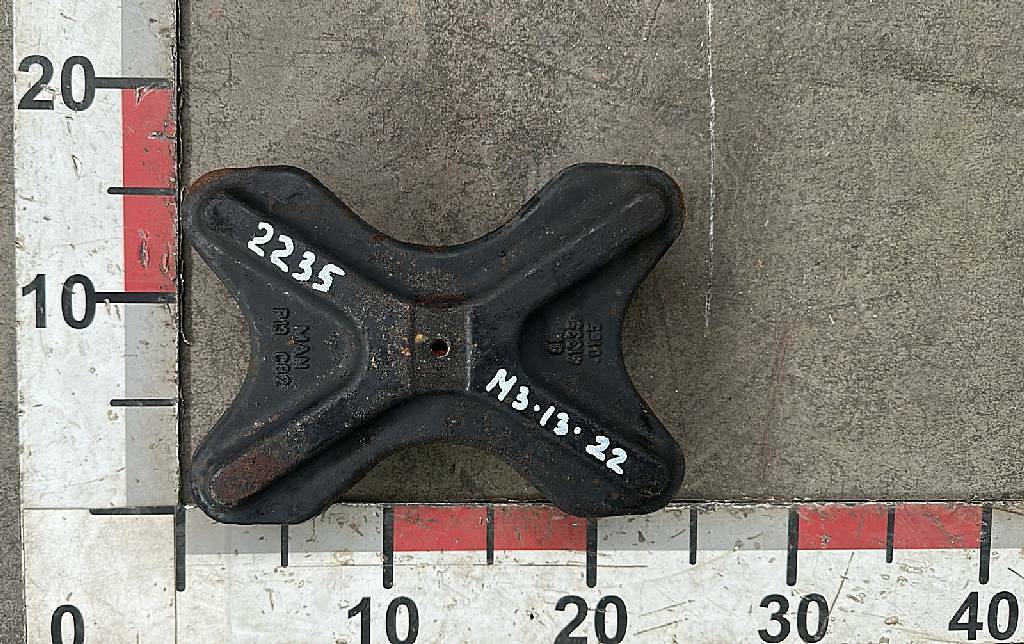 Проставка заднего моста б/у