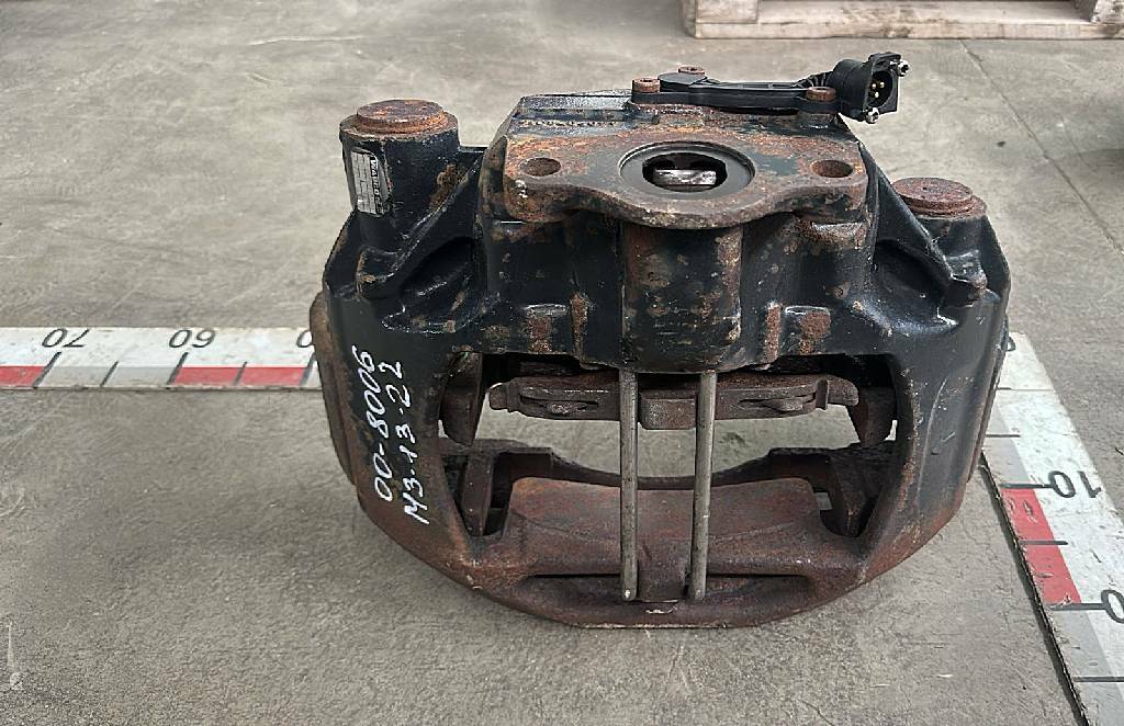 Суппорт передний левый б/у