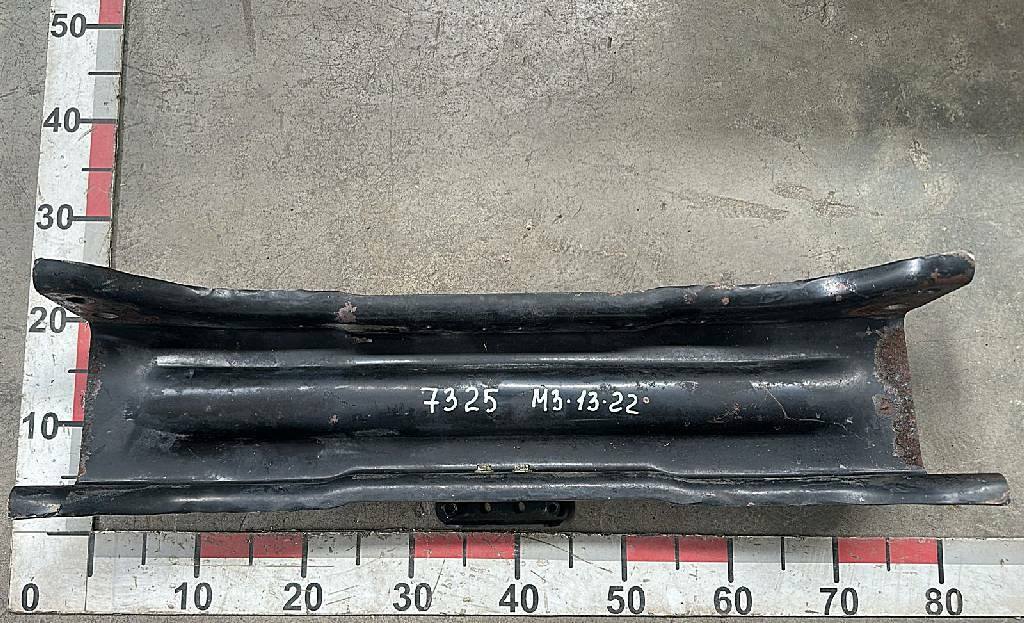 Траверса коробки передач б/у