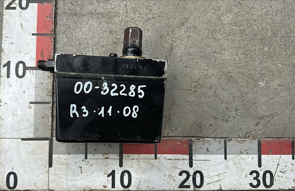 Насос подъема кабины б/у