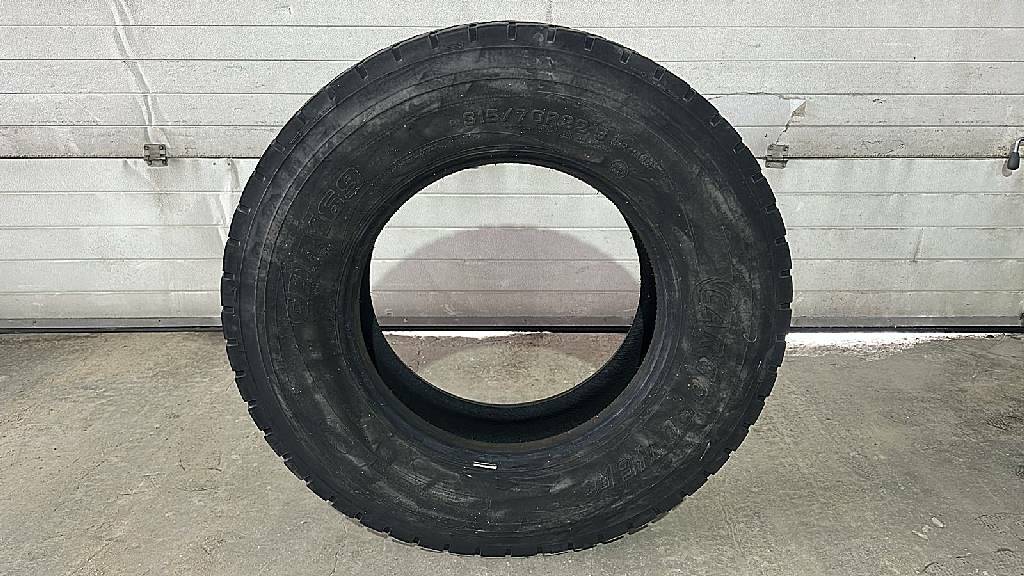 Шина задняя 315/70 б/у