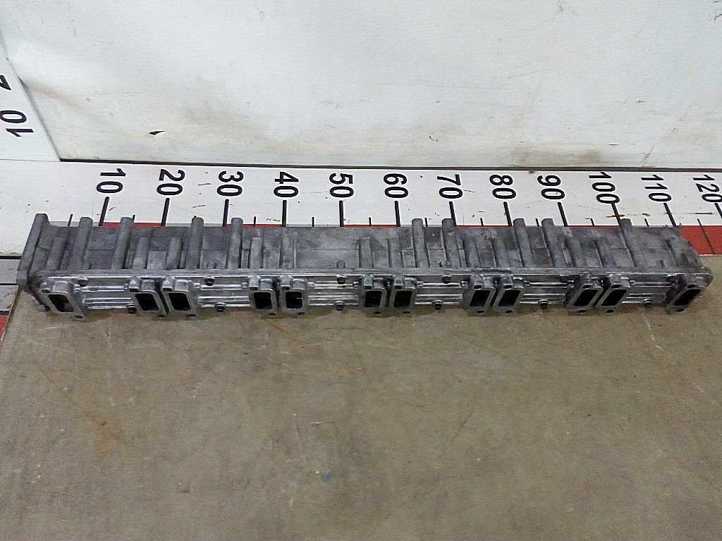 Коллектор впускной DC1104 б/у