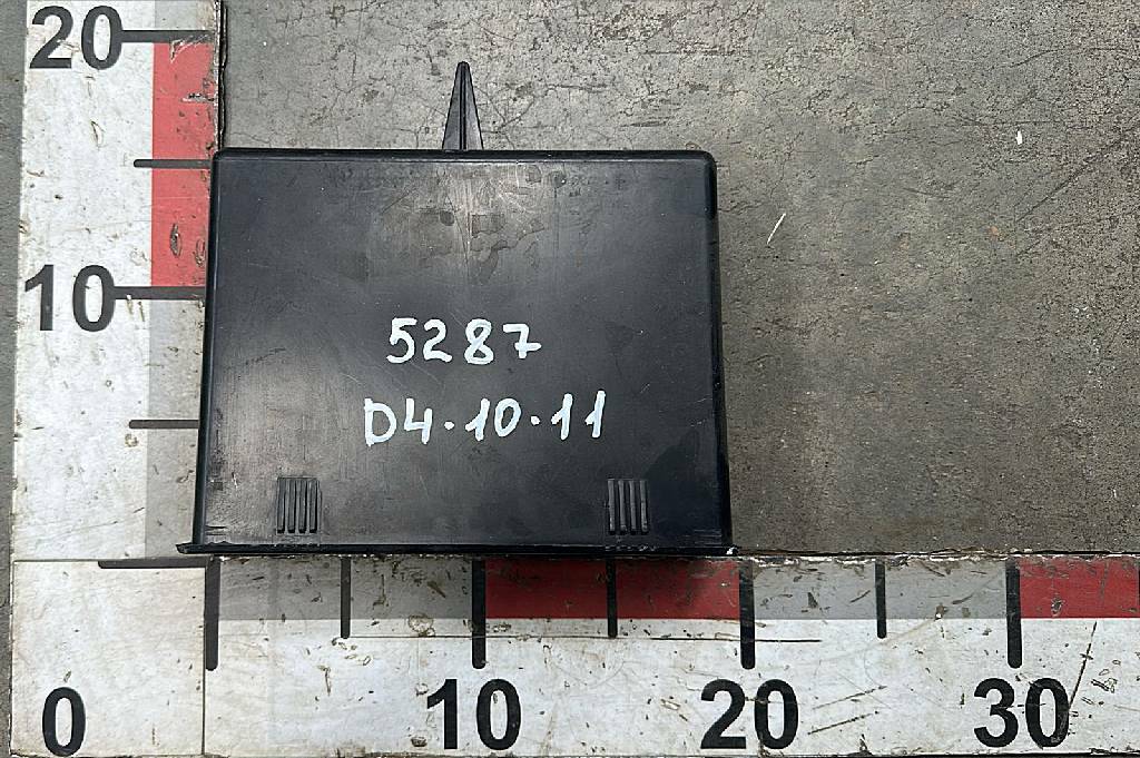 Карман панели приборов б/у