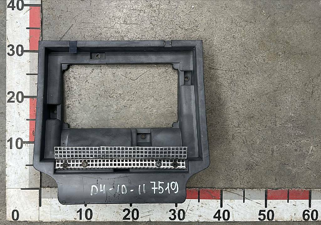 Корпус фильтра салона б/у