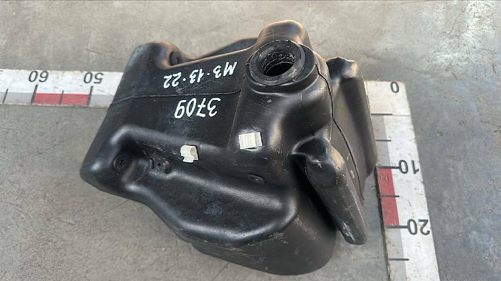 Бачок омывателя б/у