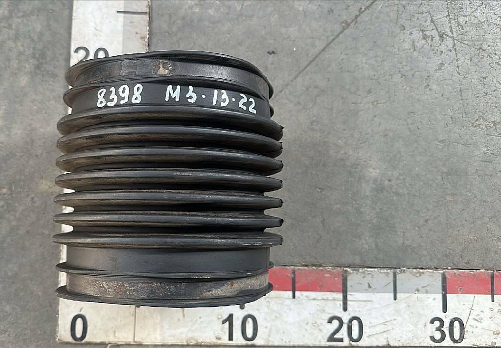 Гофра корпуса воздушного фильтра б/у