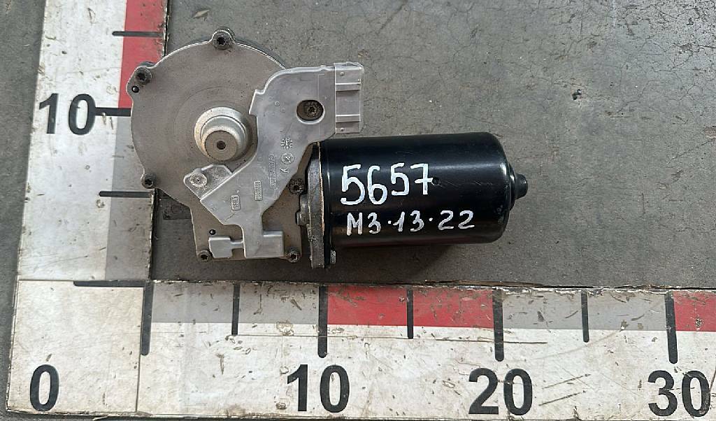 Моторчик трапеции стеклоочистителей б/у