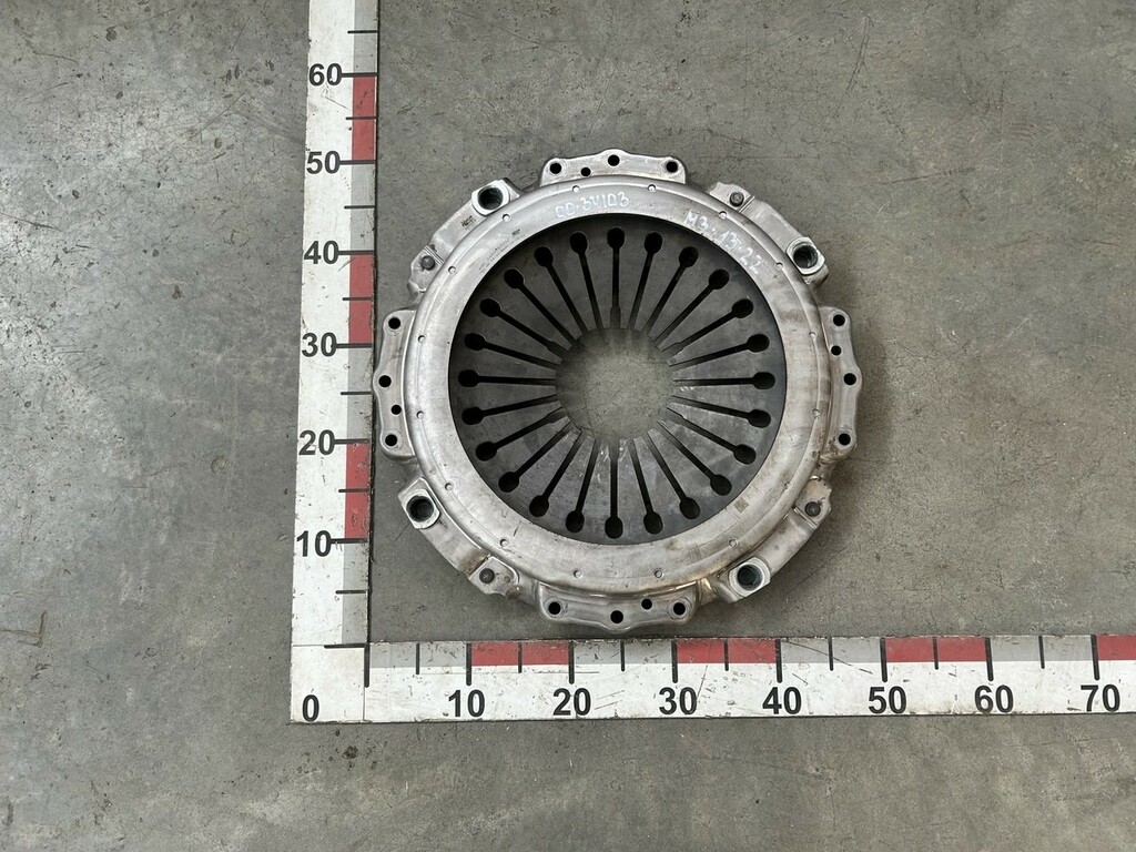 Корзина сцепления D2066 б/у