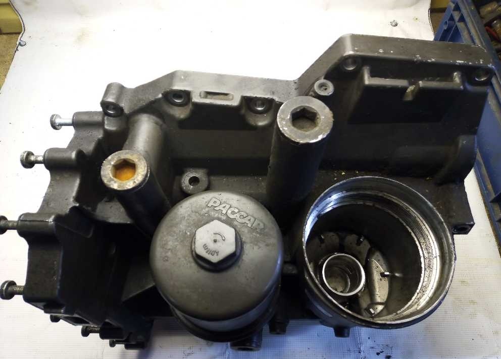 Корпус масляных фильтров MX300 б/у