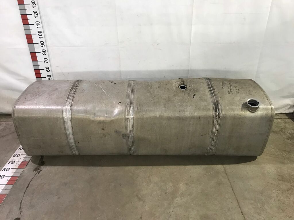Бак топливный 850 л. б/у
