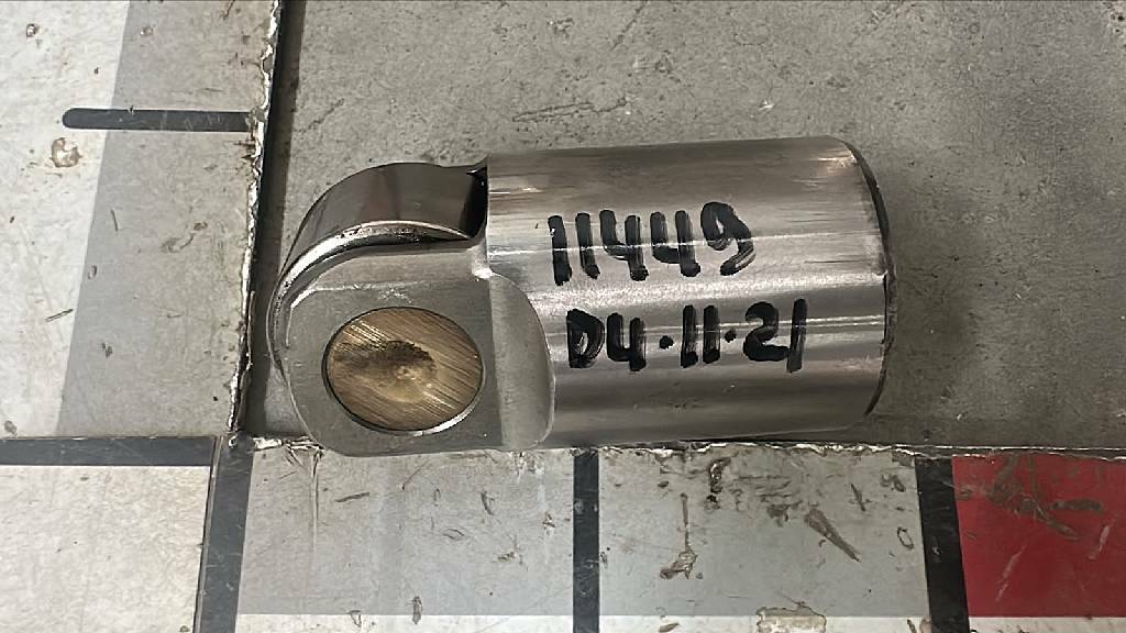 Толкатель выпускного клапана MX300 б/у