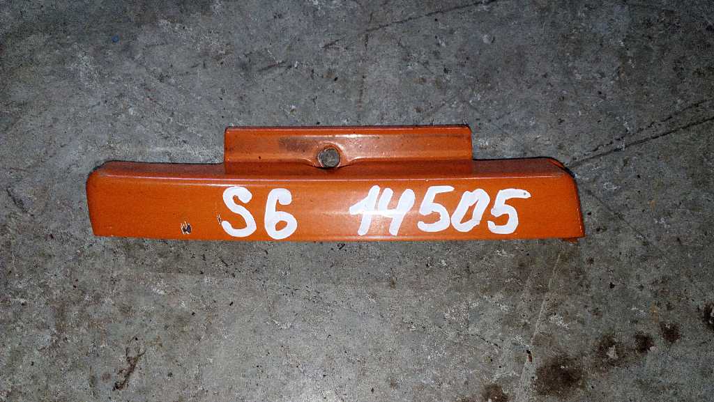 Накладка корпуса левой фары б/у