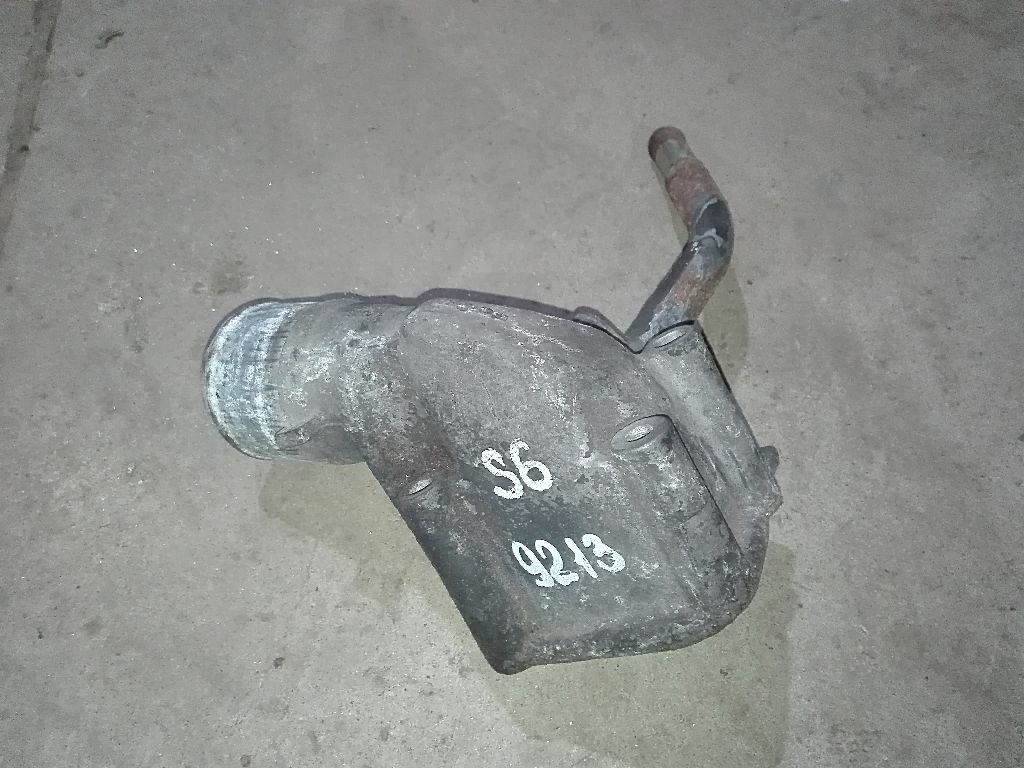 Патрубок системы охлаждения DC1217 б/у