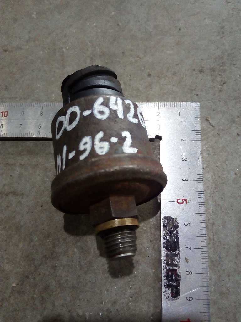 Датчик давления масла б/у