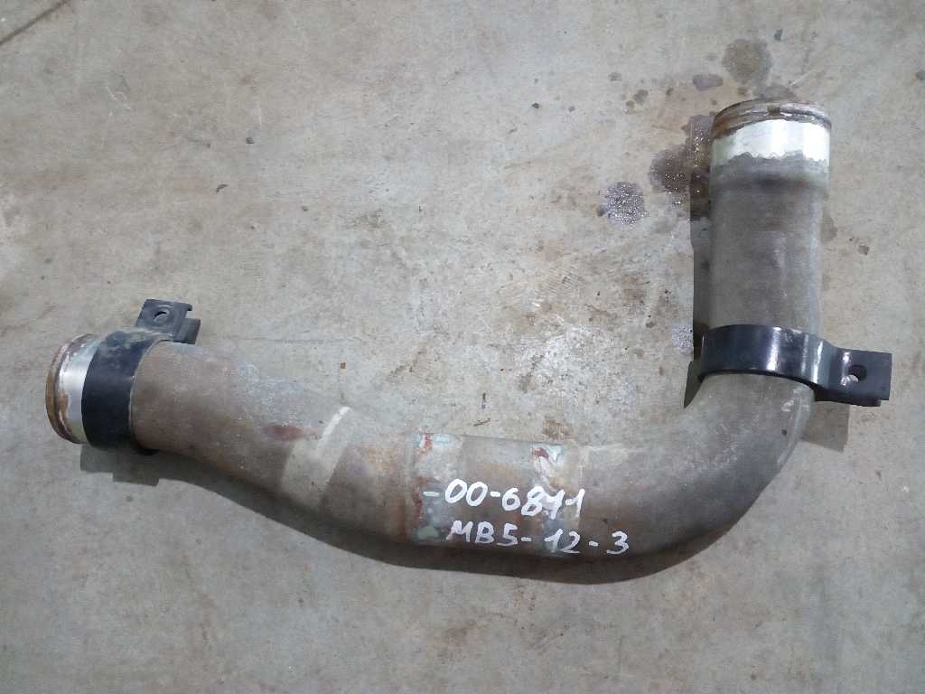 Патрубок радиатора б/у