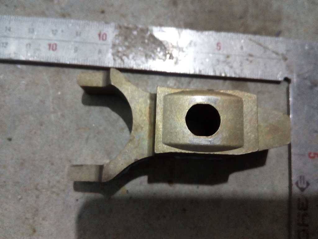 Крепление топливной форсунки D9B б/у