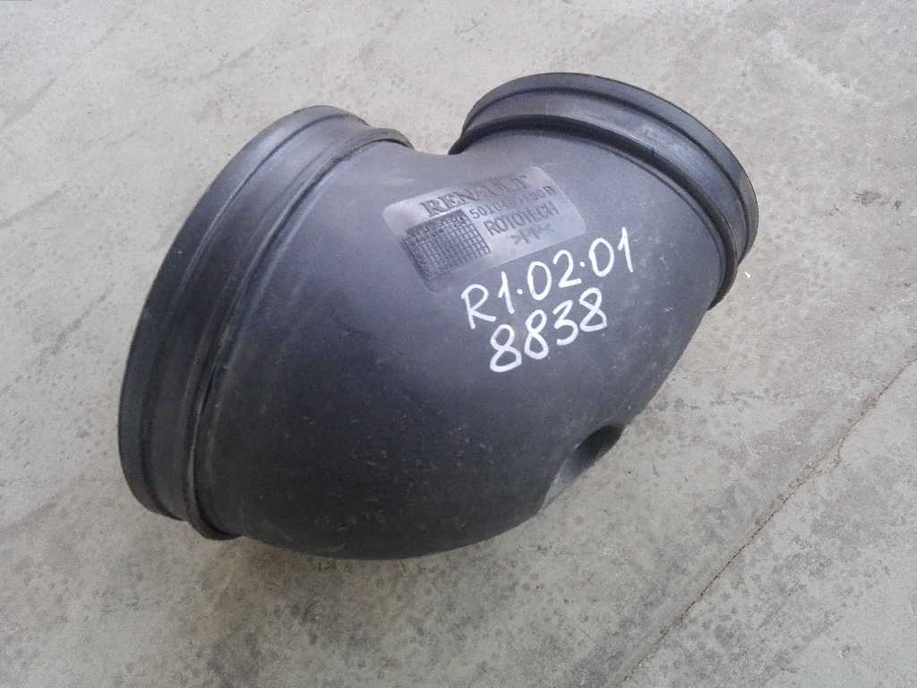 Патрубок корпуса воздушного фильтра б/у