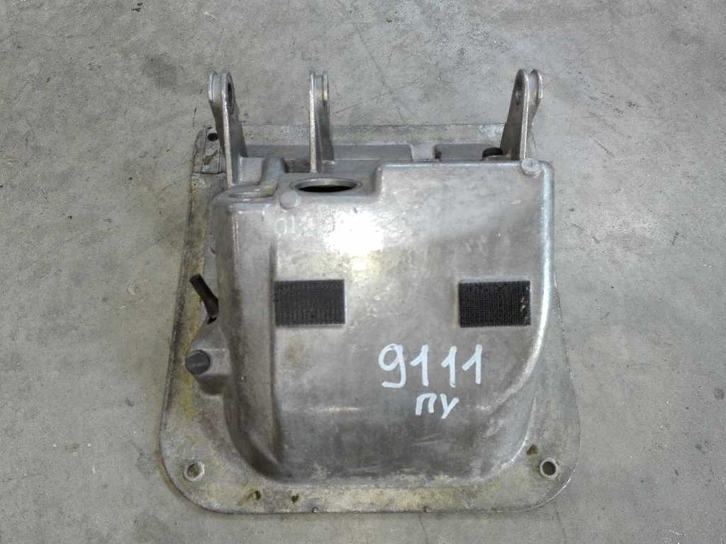 Кронштейн педалей б/у