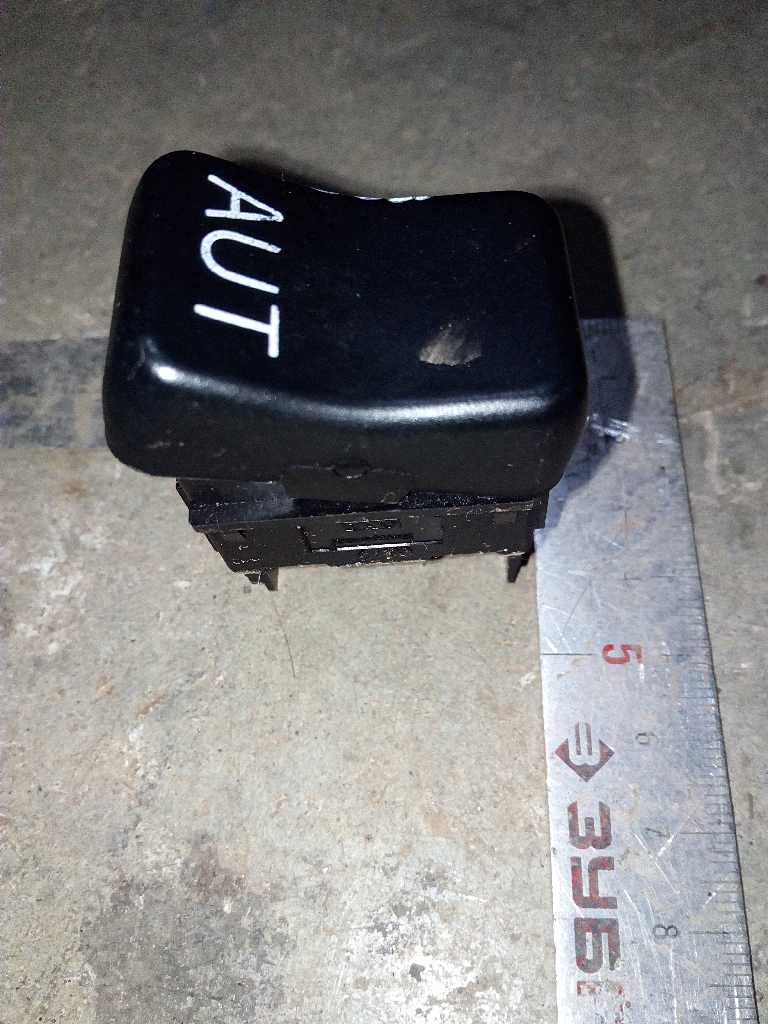 Клавиша системы abs б/у